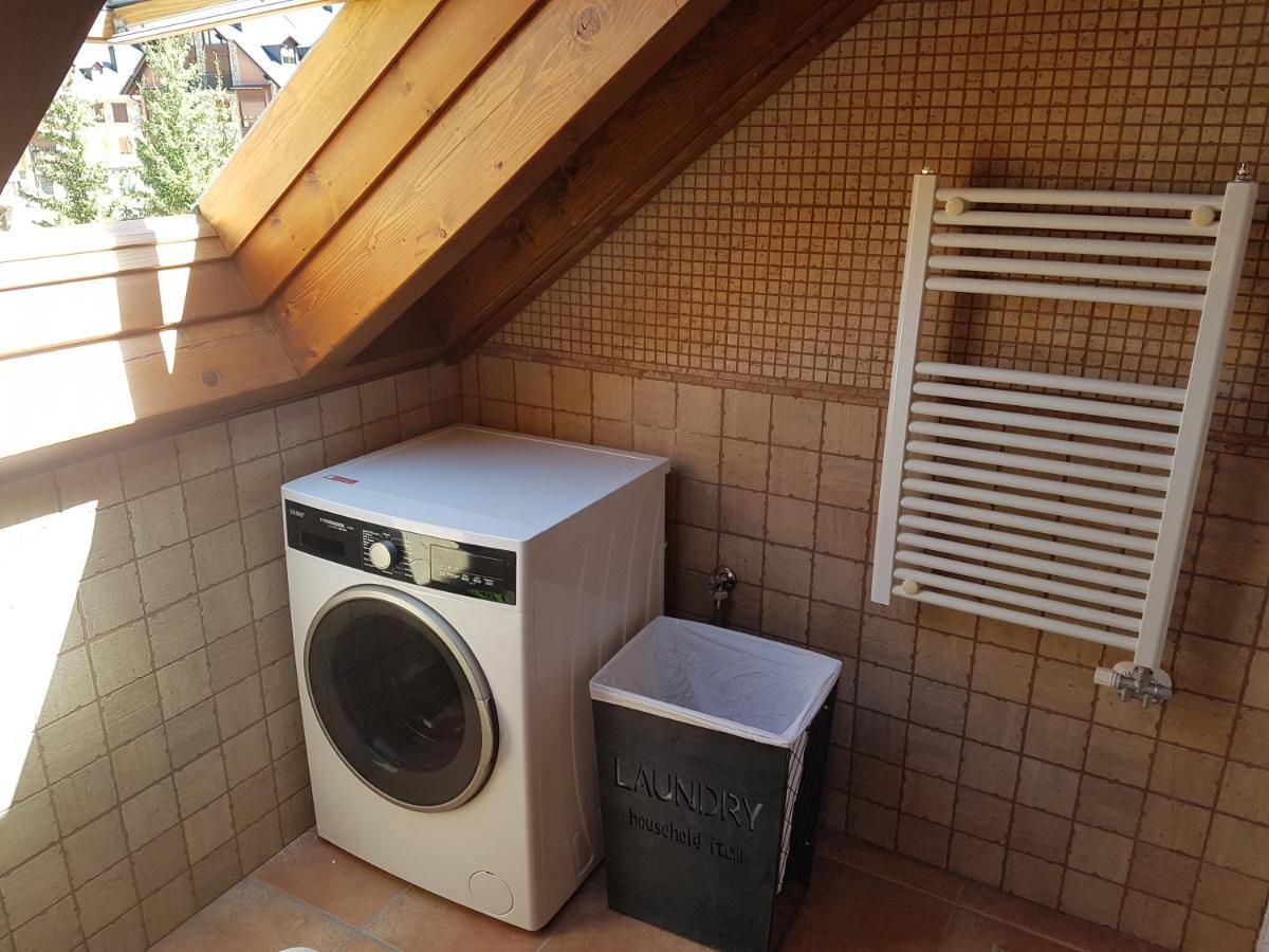 Family Attic Esterri إيستيري دانو المظهر الخارجي الصورة