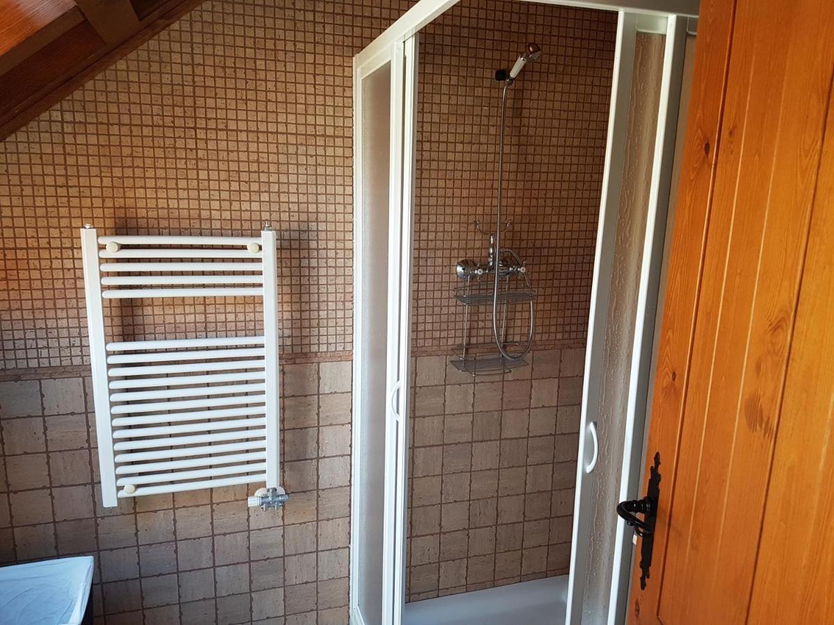 Family Attic Esterri إيستيري دانو المظهر الخارجي الصورة