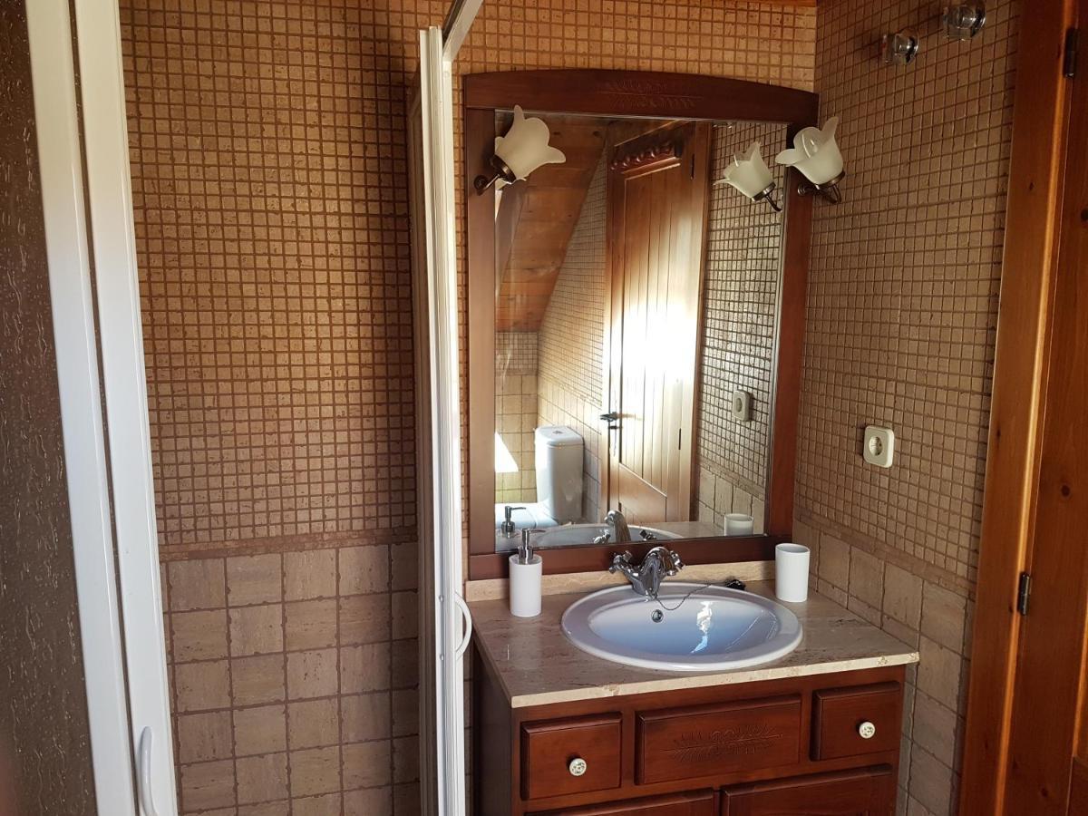 Family Attic Esterri إيستيري دانو المظهر الخارجي الصورة