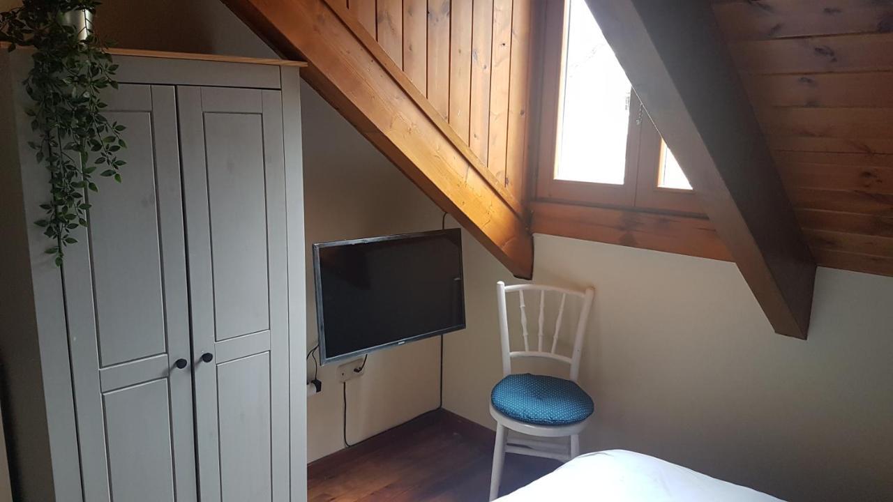 Family Attic Esterri إيستيري دانو المظهر الخارجي الصورة