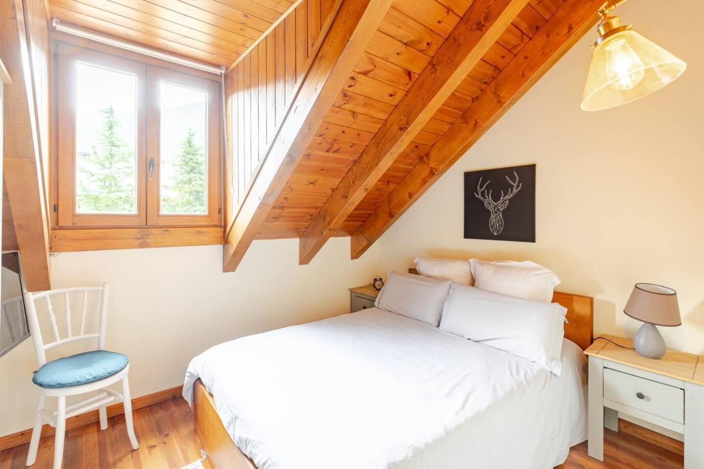Family Attic Esterri إيستيري دانو المظهر الخارجي الصورة