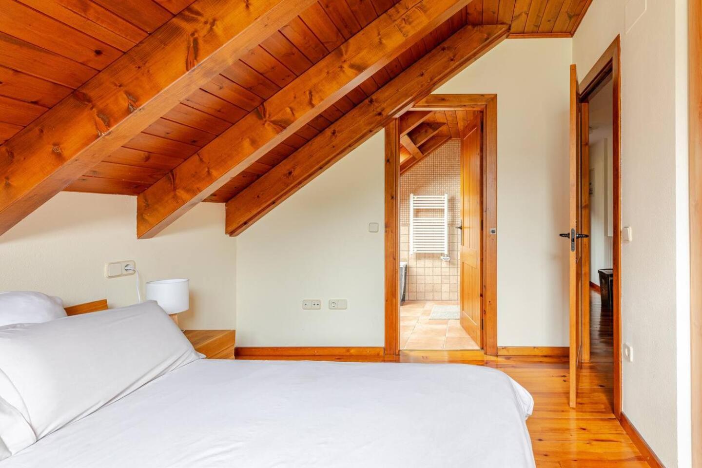 Family Attic Esterri إيستيري دانو المظهر الخارجي الصورة