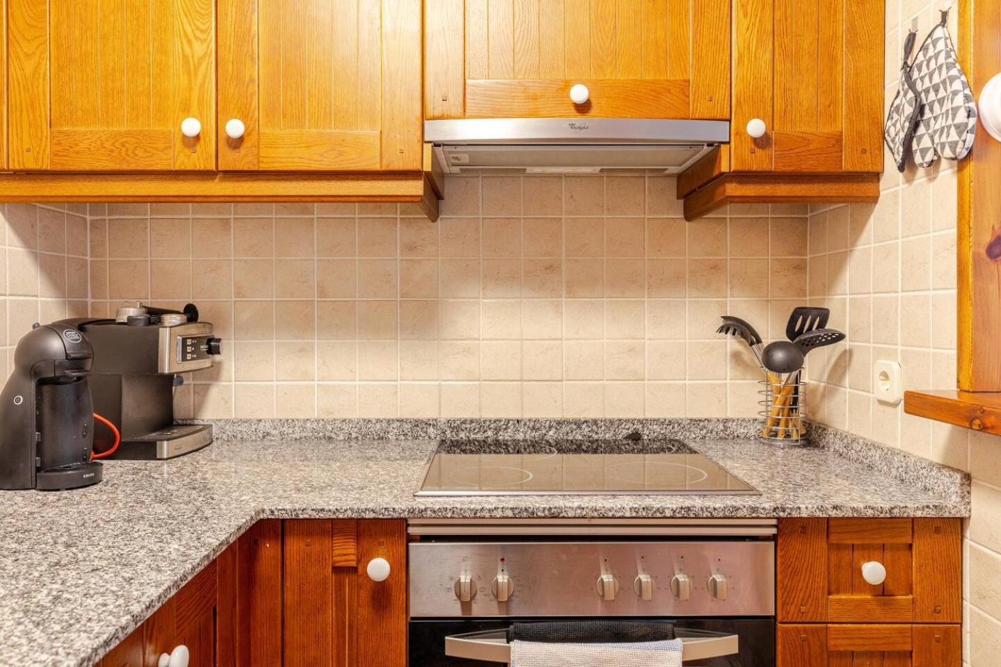 Family Attic Esterri إيستيري دانو المظهر الخارجي الصورة