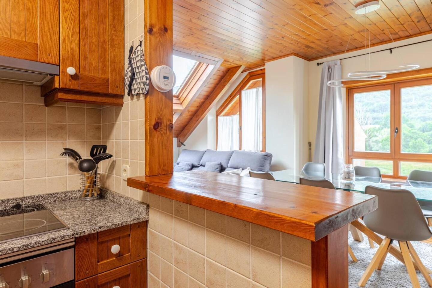 Family Attic Esterri إيستيري دانو المظهر الخارجي الصورة